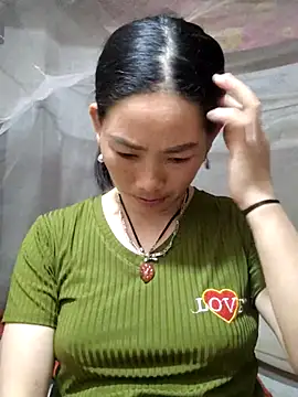 Snapshot of gio-thu chatting on 04/19/26, 02:18 gio-thu online show from 04/19/26, 02:18