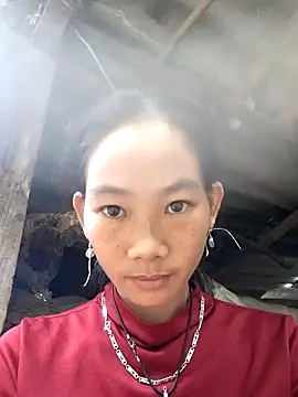 gio-thu online show from 10/15/25, 02:21