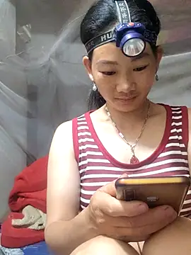 Snapshot of gio-thu chatting on 06/30/26, 02:11 gio-thu online show from 06/30/26, 02:11