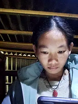 gio-thu online show from 11/19/25, 06:13