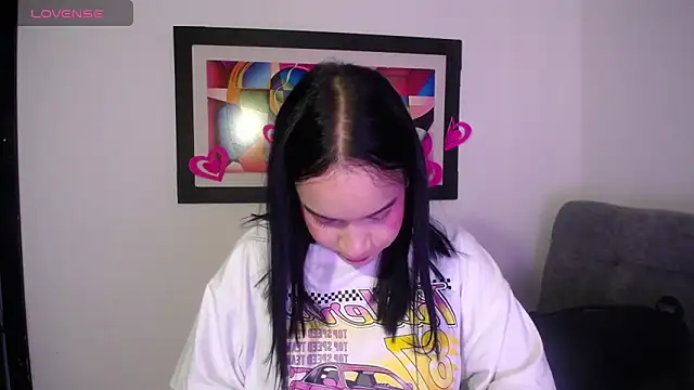 Kari Ruiz  online show from 02/25/26, 09:03