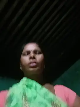 Snapshot of Rt_shreya chatting on 05/31/26, 04:13 Rt shreya online show from 05/31/26, 04:13