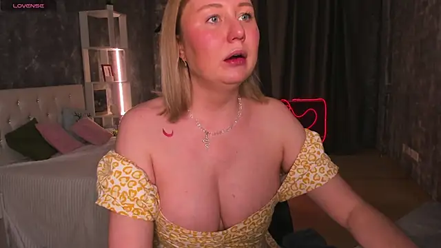 scent  of woman online show from 12/17/25, 01:32