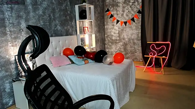 scent  of woman online show from 11/03/25, 01:33