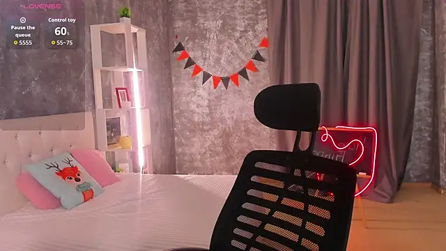 scent  of woman online show from 01/12/26, 01:56