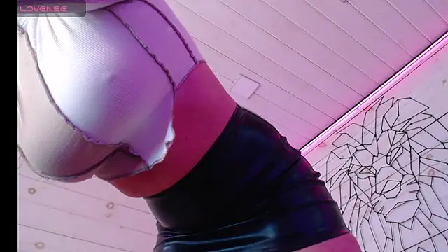 Snapshot of CandyBunie chatting on 02/14/26, 03:07 CandyBunie online show from 02/14/26, 03:07