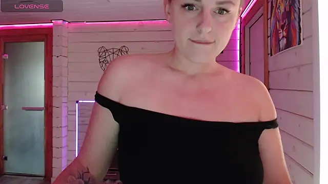 Snapshot of CandyBunie chatting on 02/06/26, 04:08 CandyBunie online show from 02/06/26, 04:08