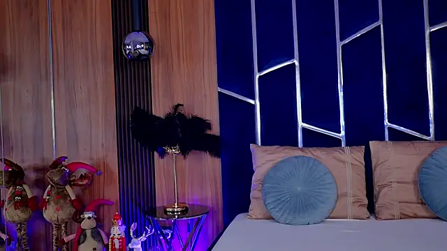 Talia Lure online show from 12/18/25, 07:57