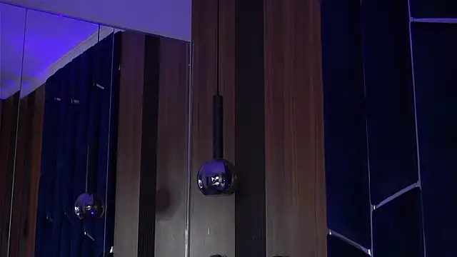 Talia Lure online show from 11/06/25, 01:31