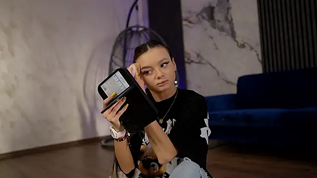 RachelRavee online show from 04/17/26, 04:15