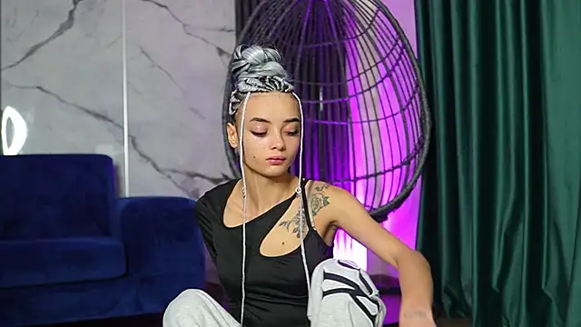 Snapshot of RachelRavee chatting on 10/27/25, 05:19 RachelRavee online show from 10/27/25, 05:19