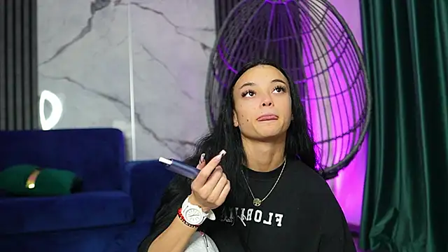 Snapshot of RachelRavee chatting on 11/03/25, 05:12 RachelRavee online show from 11/03/25, 05:12