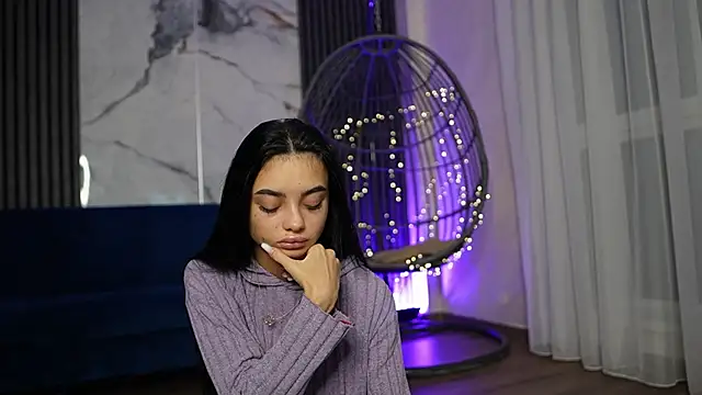 Snapshot of RachelRavee chatting on 12/05/25, 05:17 RachelRavee online show from 12/05/25, 05:17