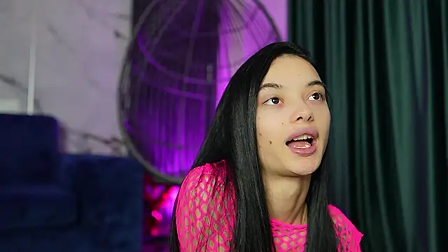 Snapshot of RachelRavee chatting on 10/14/25, 04:13 RachelRavee online show from 10/14/25, 04:13