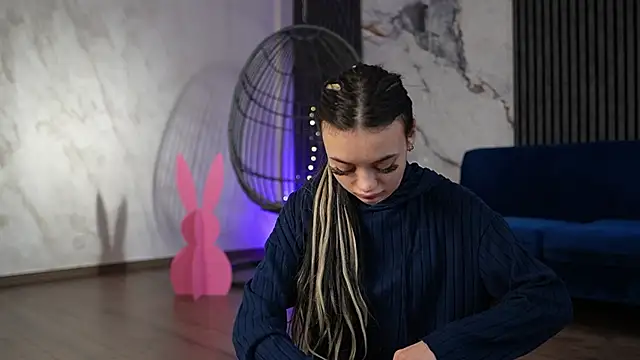 RachelRavee online show from 04/08/26, 04:47