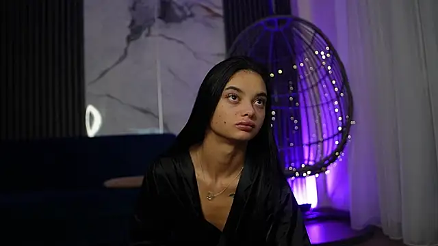 Snapshot of RachelRavee chatting on 12/04/25, 05:17 RachelRavee online show from 12/04/25, 05:17