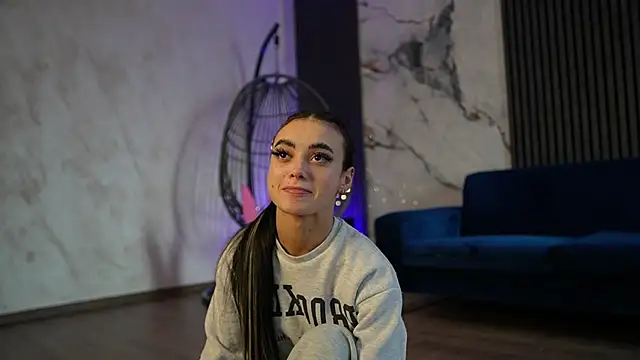 RachelRavee online show from 04/12/26, 04:27