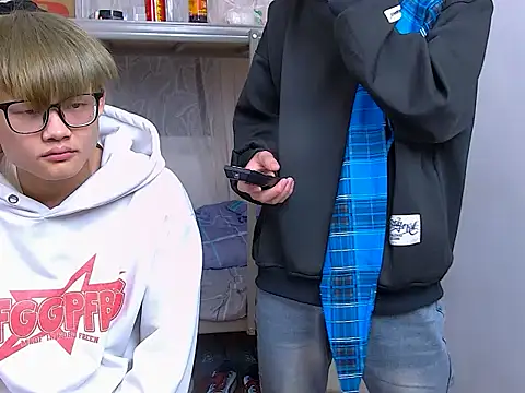 KK-cuteboy online show from 12/14/25, 10:21