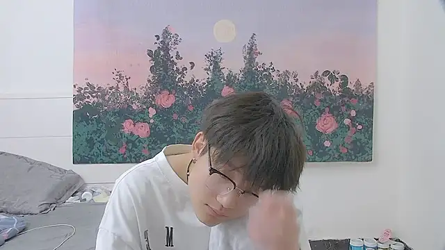 Snapshot of KK-cuteboy chatting on 06/18/26, 12:21 KK-cuteboy online show from 06/18/26, 12:21