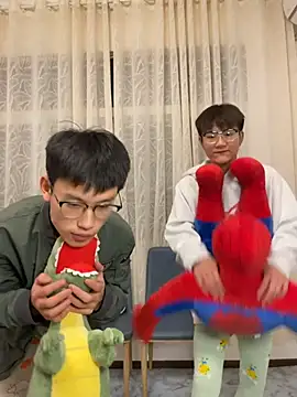 Snapshot of KK-cuteboy chatting on 10/13/25, 12:40 KK-cuteboy online show from 10/13/25, 12:40