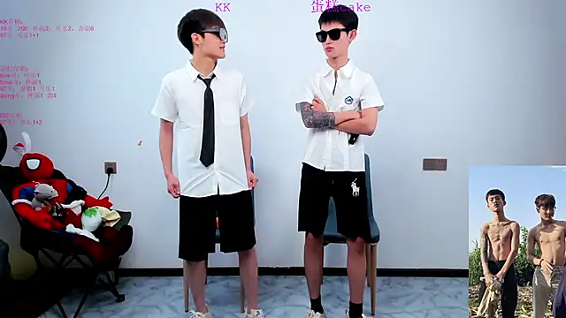 KK-cuteboy online show from 10/22/25, 11:42