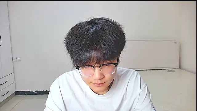 KK-cuteboy online show from 05/20/26, 12:24