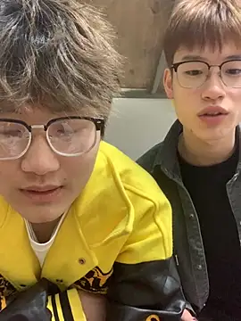 KK-cuteboy online show from 11/26/25, 12:49