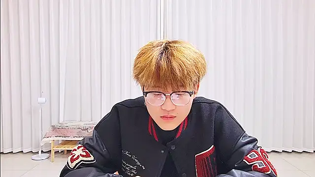 Snapshot of KK-cuteboy chatting on 04/01/26, 03:31 KK-cuteboy online show from 04/01/26, 03:31