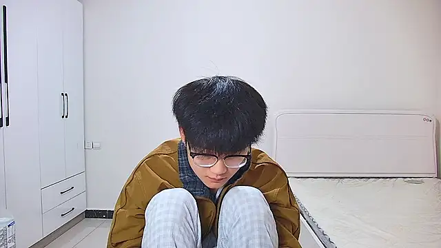 KK-cuteboy online show from 05/03/26, 12:09