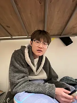 KK-cuteboy online show from 12/04/25, 02:49