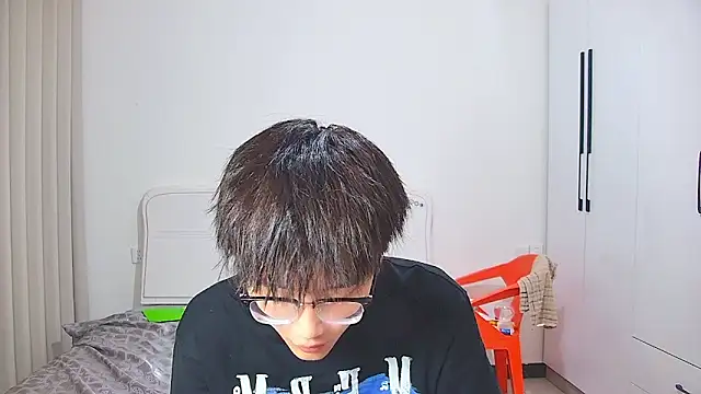 Snapshot of KK-cuteboy chatting on 06/04/26, 12:32 KK-cuteboy online show from 06/04/26, 12:32