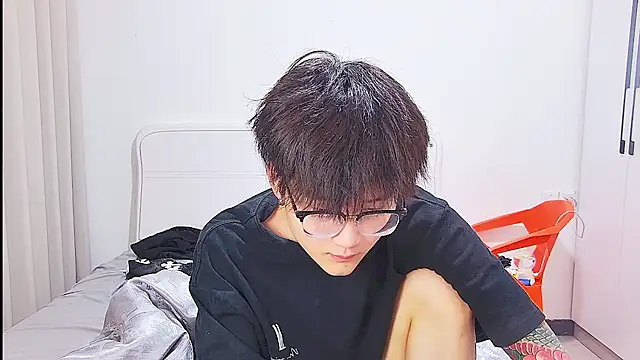 Snapshot of KK-cuteboy chatting on 06/25/26, 12:32 KK-cuteboy online show from 06/25/26, 12:32