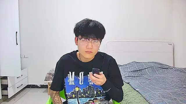 KK-cuteboy online show from 04/26/26, 11:51