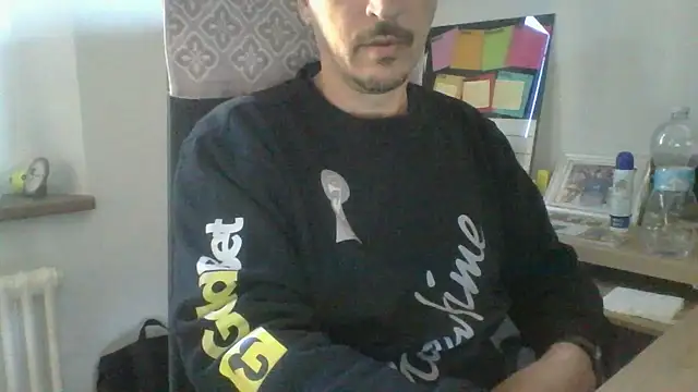 Kawayleo online show from 11/11/25, 10:54