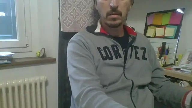 Kawayleo online show from 10/31/25, 10:01