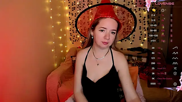 Snapshot of Evaa_Braunn chatting on 10/31/25, 02:08 Evaa Braunn online show from 10/31/25, 02:08