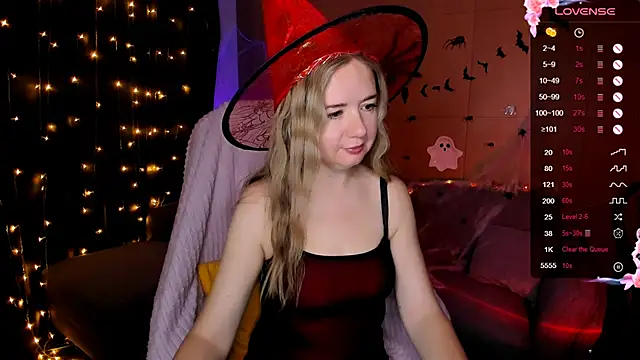 Snapshot of Evaa_Braunn chatting on 10/27/25, 02:12 Evaa Braunn online show from 10/27/25, 02:12