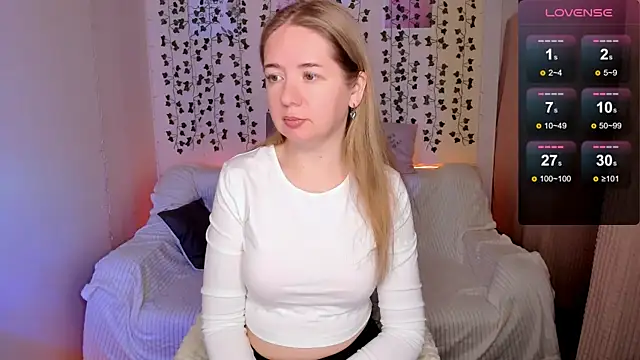 Snapshot of Evaa_Braunn chatting on 12/04/25, 02:10 Evaa Braunn online show from 12/04/25, 02:10