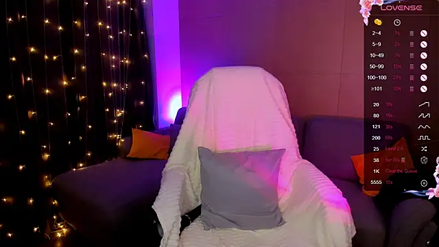 Snapshot of Evaa_Braunn chatting on 12/02/25, 02:12 Evaa Braunn online show from 12/02/25, 02:12