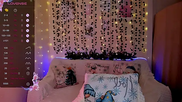 Snapshot of Evaa_Braunn chatting on 12/19/25, 02:04 Evaa Braunn online show from 12/19/25, 02:04