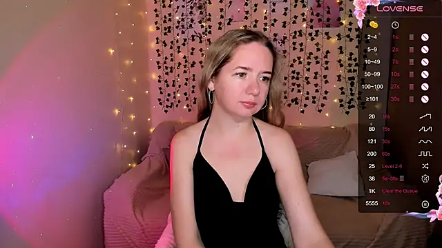 Snapshot of Evaa_Braunn chatting on 11/20/25, 02:23 Evaa Braunn online show from 11/20/25, 02:23