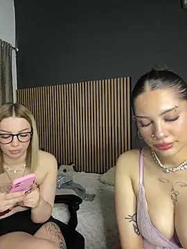 LoraShines online show from 05/27/26, 11:28