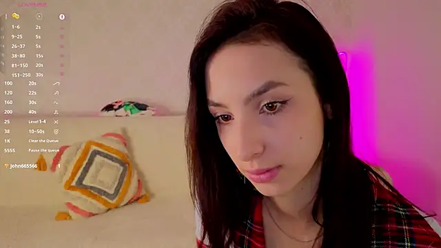 Snapshot of coochyy_ chatting on 10/17/25, 11:12 coochyy online show from 10/17/25, 11:12