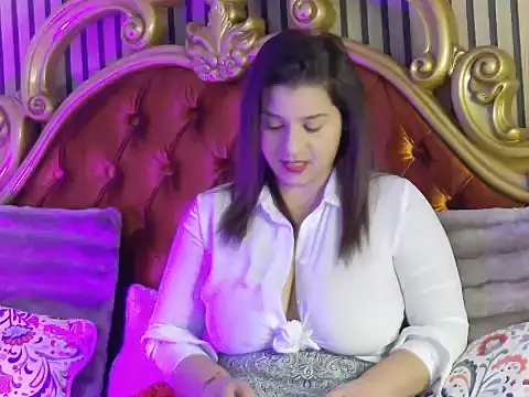 MadisonCharm online show from 01/11/26, 08:43