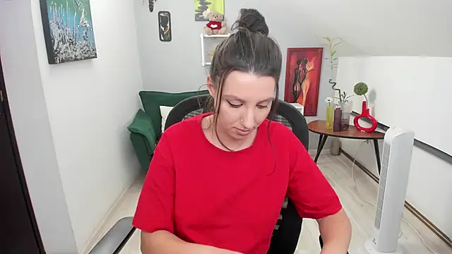 BettyJamess online show from 10/16/25, 07:44