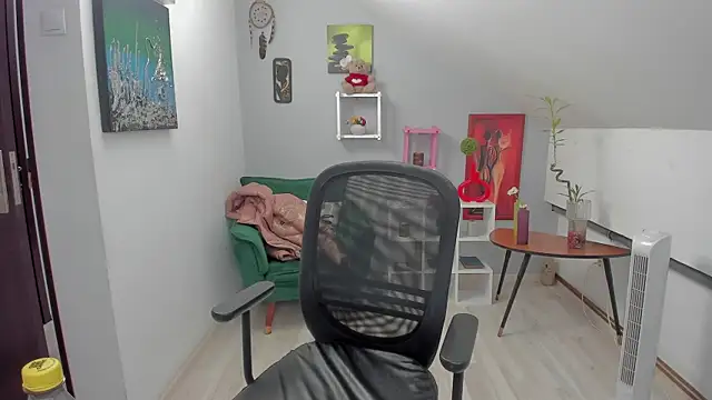 BettyJamess online show from 10/21/25, 07:02