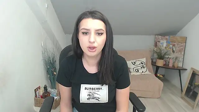 BettyJamess online show from 12/14/25, 09:15