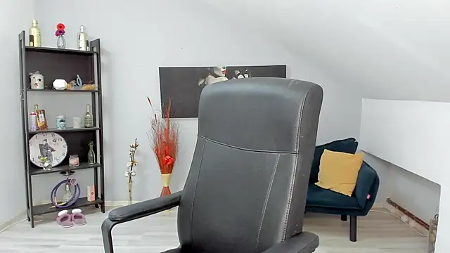 BettyJamess online show from 12/18/25, 04:39