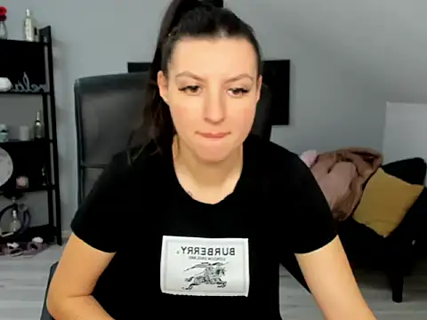 BettyJamess online show from 11/14/25, 04:49