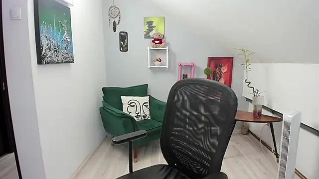 BettyJamess online show from 10/22/25, 07:13